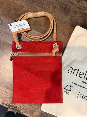 Artelusa Red Cork Crossbody with Natural Strap